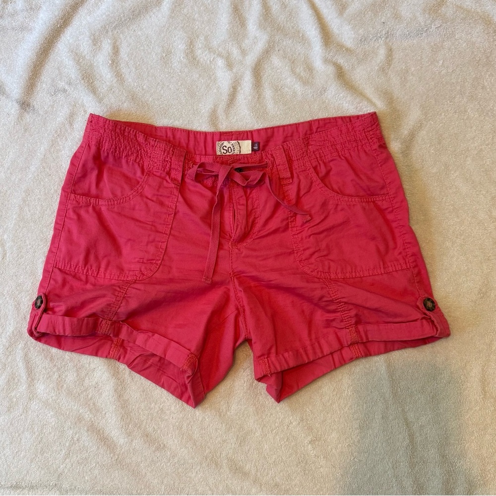 SO Women's Vibrant Pink Cargo Shorts